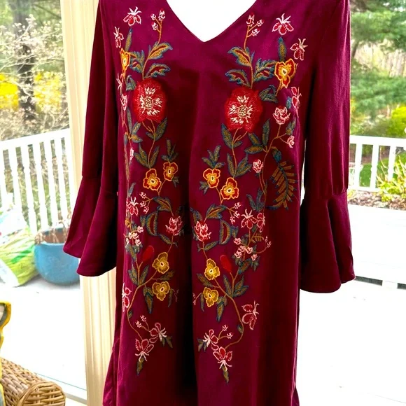 Altar’d State XS NWOT Bell Sleeve Swing Dress Embroidered Floral V-Neck Burgundy - Picture 2 of 11